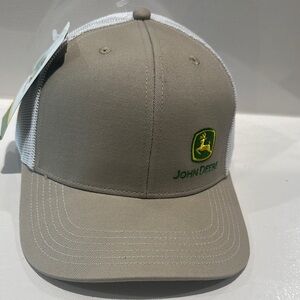 NWT John Deere Vintage Men’s Cap with adjustable back.